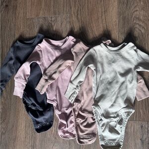 4-pack H&M Infant 3m onesie bodysuits
